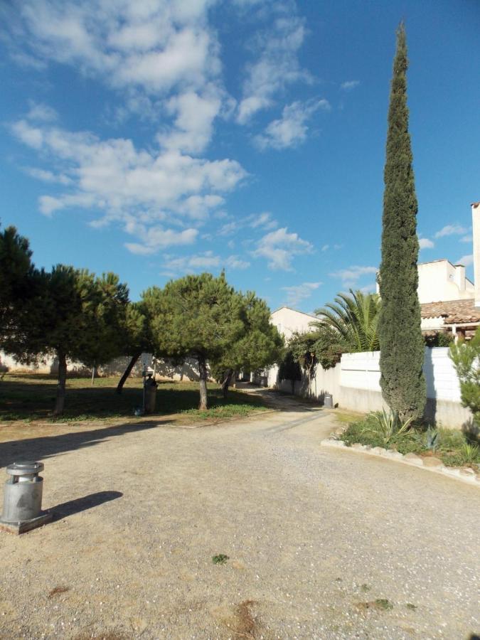 Les Amandines Villa Agde Exterior photo