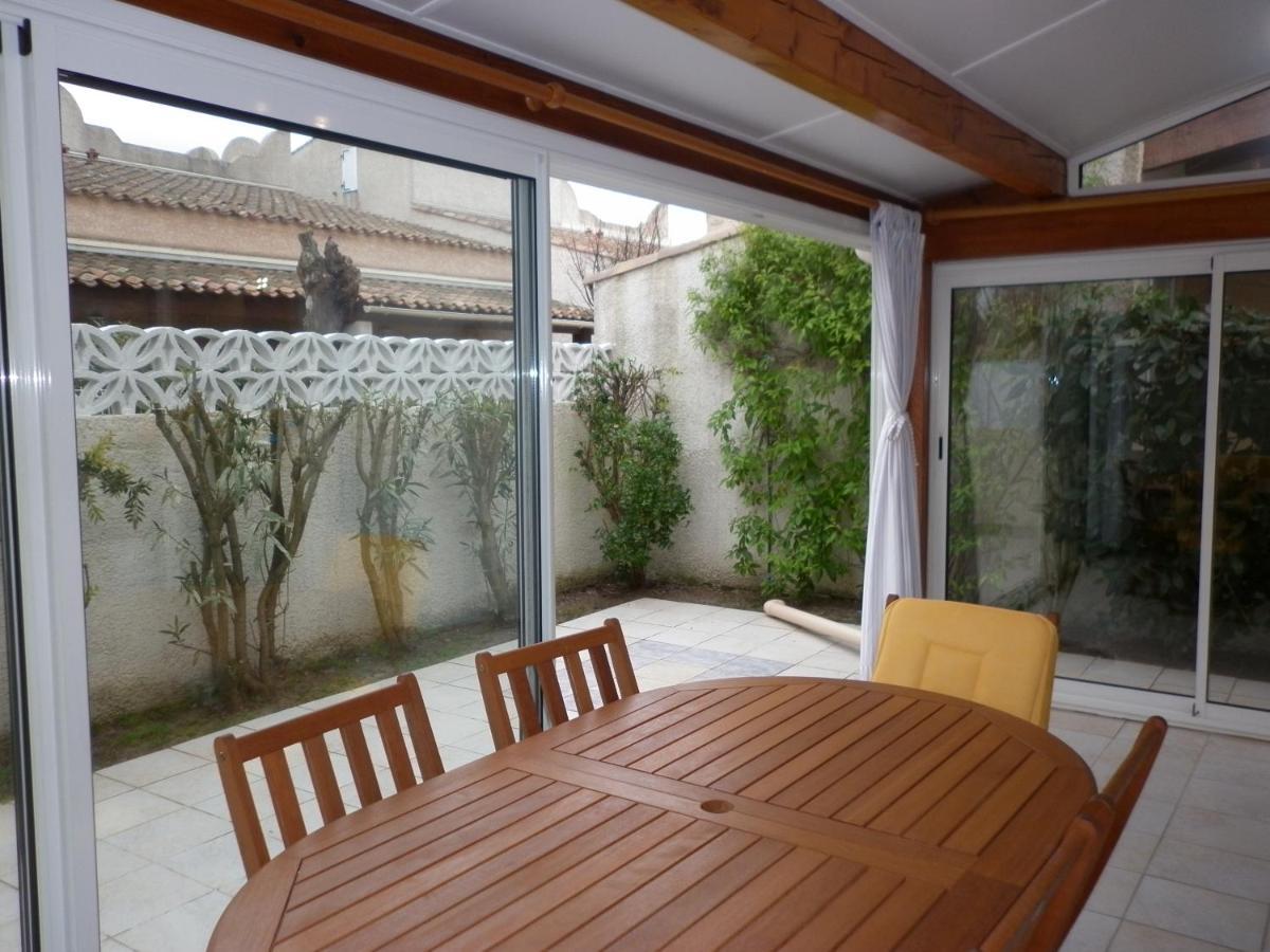 Les Amandines Villa Agde Exterior photo
